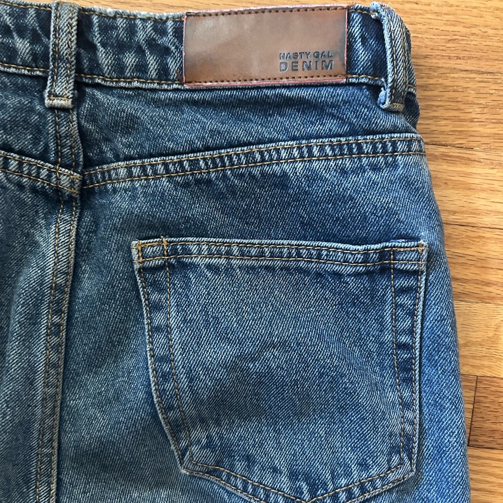 Nasty Gal Mom Jeans - Picture 4 of 4